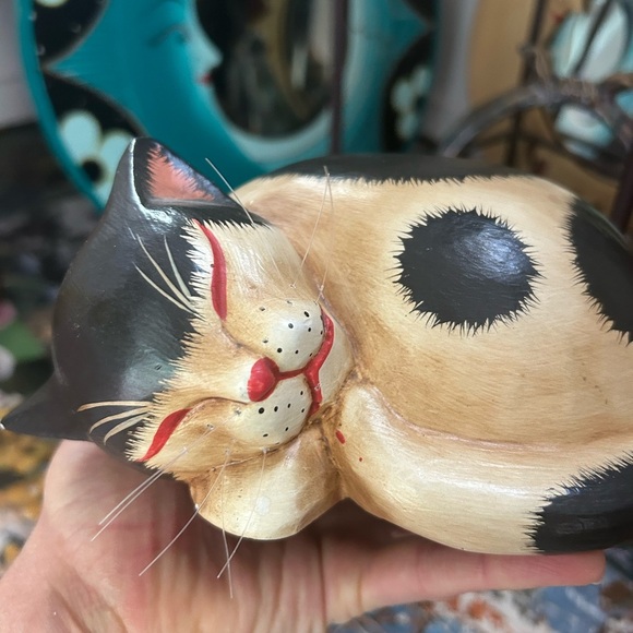 VTG Handmade & Painted Wood Sleeping Cat W/ Whiskers Folk Art Figurine Indonesia - Picture 7 of 16